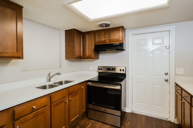 1,585/Mo, 7967 Jaguar Dr Jacksonville, FL 32244 Kitchen View