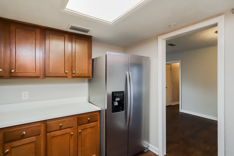 1,585/Mo, 7967 Jaguar Dr Jacksonville, FL 32244 Kitchen View 2