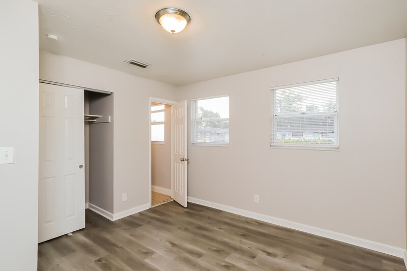 1,585/Mo, 7967 Jaguar Dr Jacksonville, FL 32244 Main Bedroom View