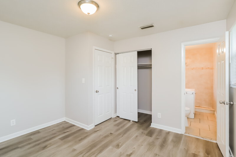 1,585/Mo, 7967 Jaguar Dr Jacksonville, FL 32244 Main Bedroom View 2