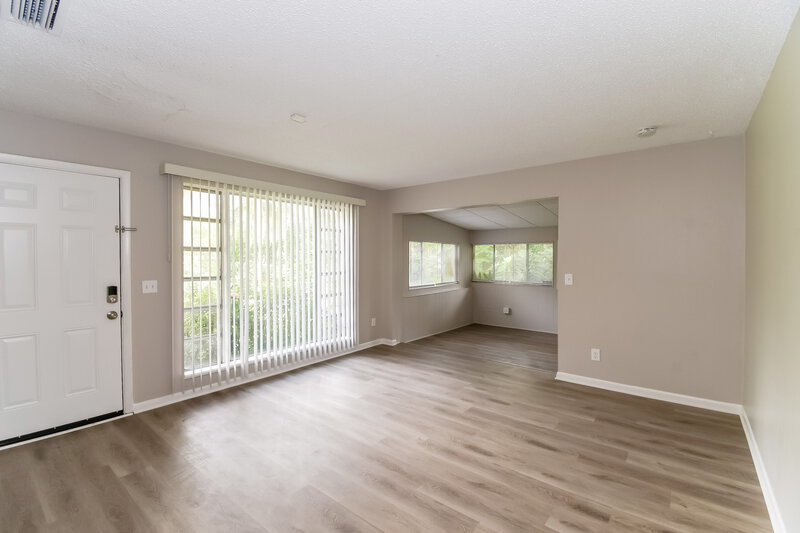 1,285/Mo, 8004 Patou Dr S Jacksonville, FL 32210 Living Room View