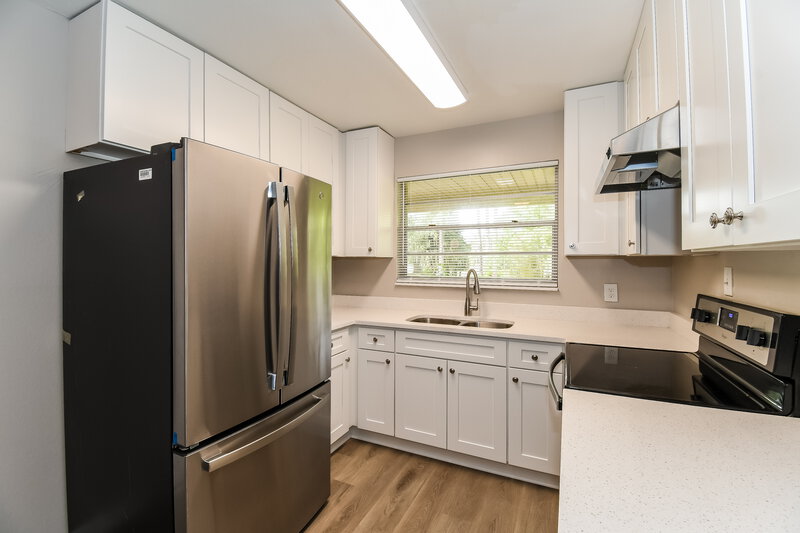 1,285/Mo, 8004 Patou Dr S Jacksonville, FL 32210 Kitchen View