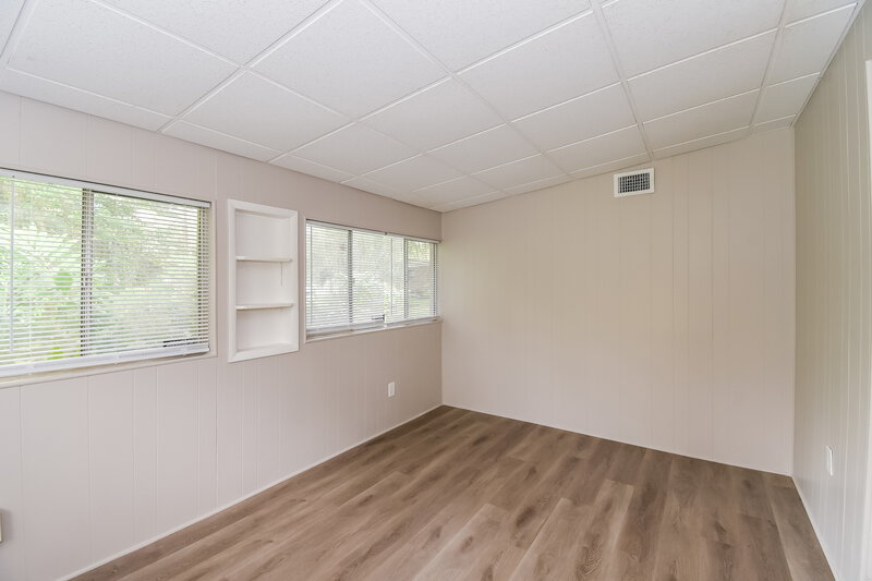 1,285/Mo, 8004 Patou Dr S Jacksonville, FL 32210 Sun Room View