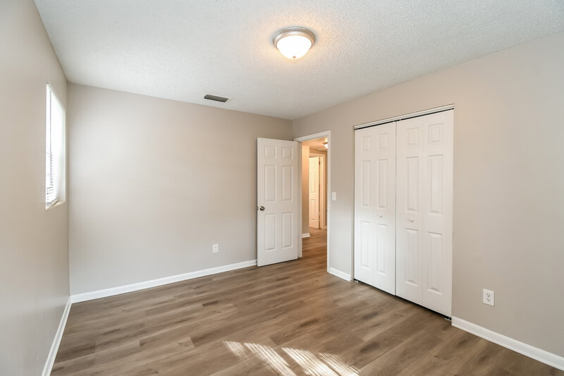 1,285/Mo, 8004 Patou Dr S Jacksonville, FL 32210 Main Bedroom View