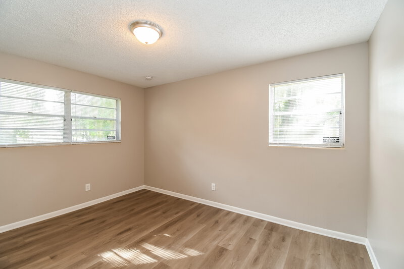 1,285/Mo, 8004 Patou Dr S Jacksonville, FL 32210 Main Bedroom View 3