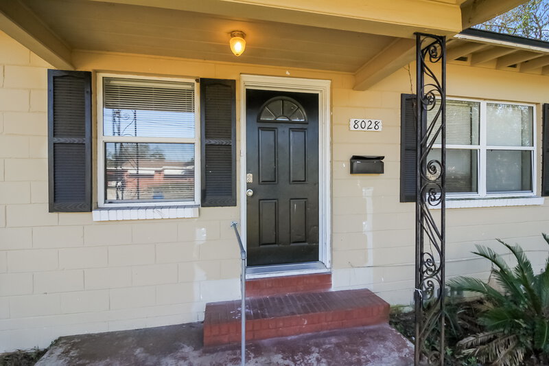 1,060/Mo, 8028 Helston Dr Jacksonville, FL 32208 Front View