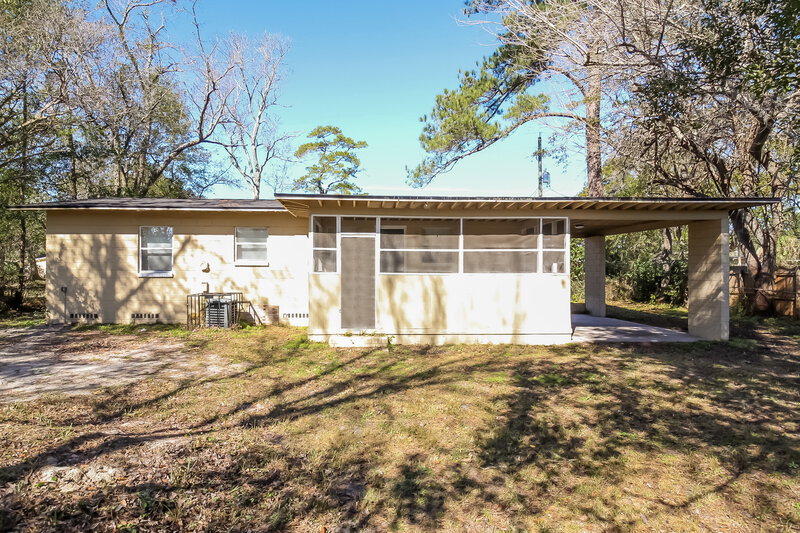 1,060/Mo, 8028 Helston Dr Jacksonville, FL 32208 Rear View 2
