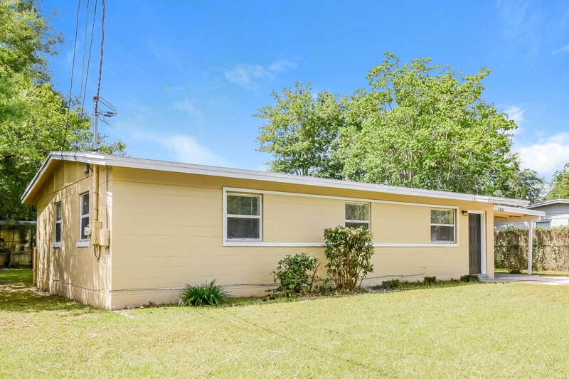 1,355/Mo, 8070 Jacques Dr Jacksonville, FL 32210 Front View