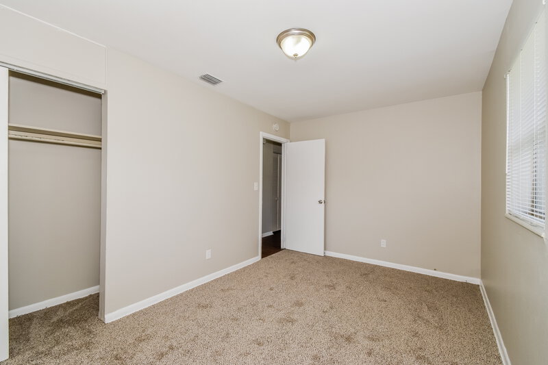1,355/Mo, 8070 Jacques Dr Jacksonville, FL 32210 Main Bedroom View 2