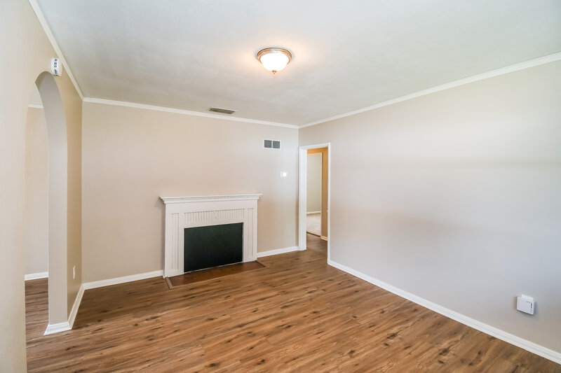 1,150/Mo, 8115 Hawthorne St Jacksonville, FL 32208 Living Room View 3