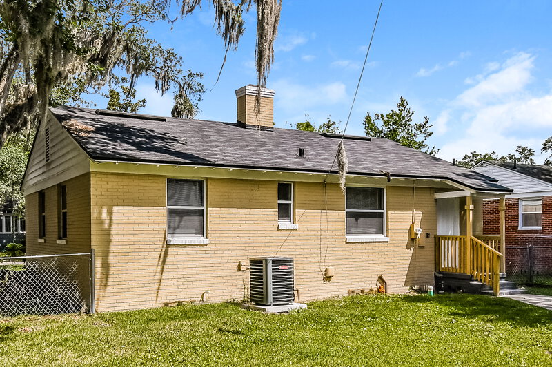 1,150/Mo, 8115 Hawthorne St Jacksonville, FL 32208 Rear View