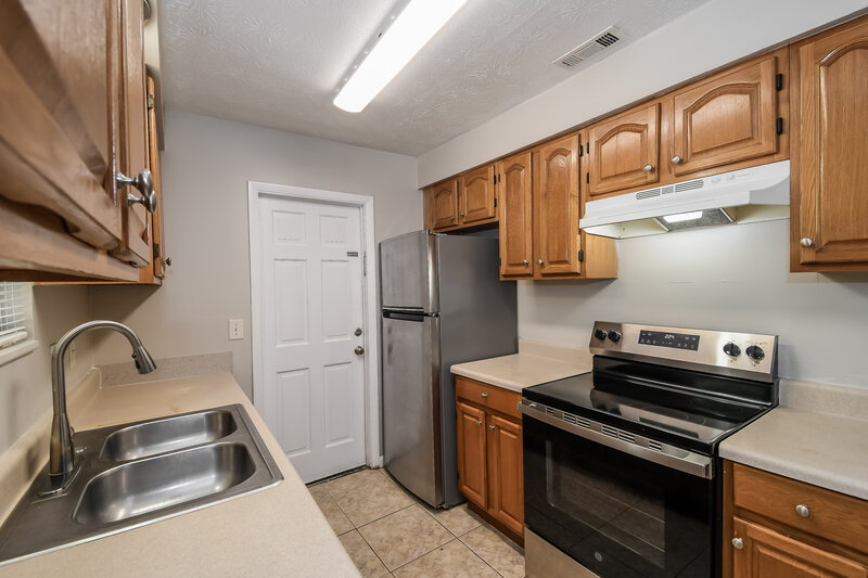 1,400/Mo, 8319 Gullege Dr Jacksonville, FL 32219 Kitchen View