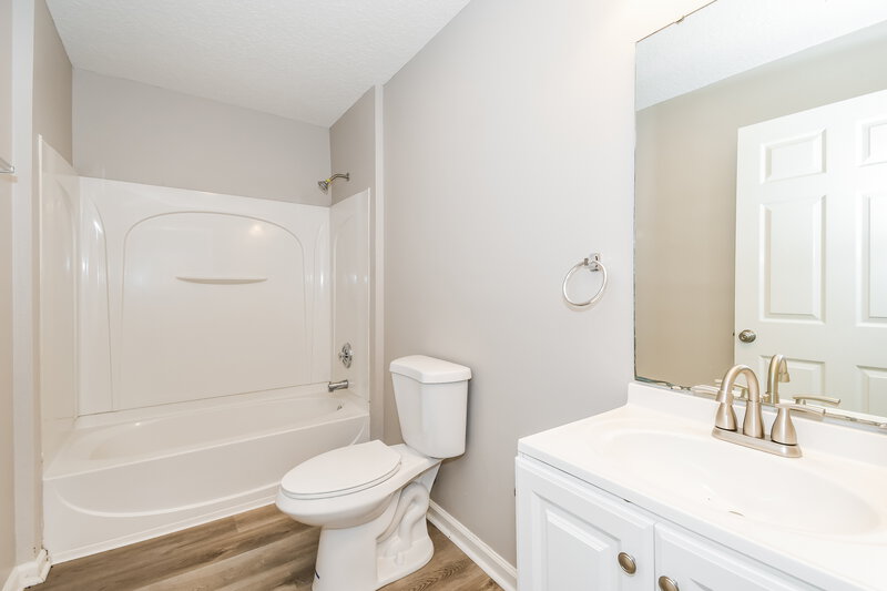 2,120/Mo, 8720 Hare Ave Jacksonville, FL 32211 Bathroom View