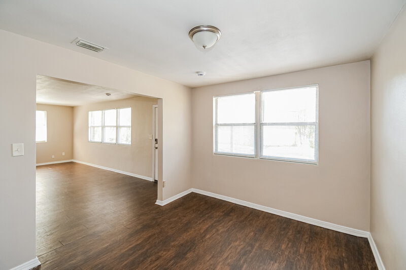 1,480/Mo, 908 Deerwood Cir S Jacksonville, FL 32208 Dining Room View