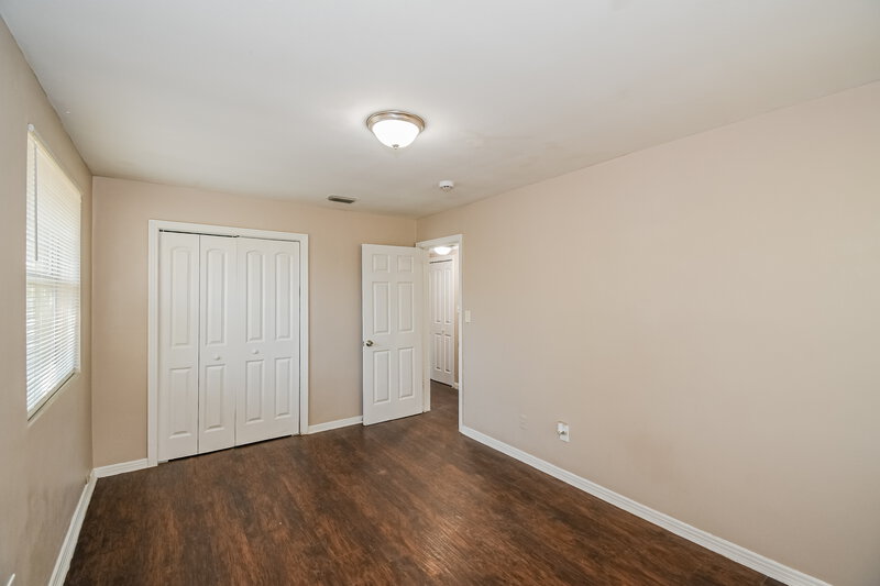 1,480/Mo, 908 Deerwood Cir S Jacksonville, FL 32208 Main Bedroom View 2