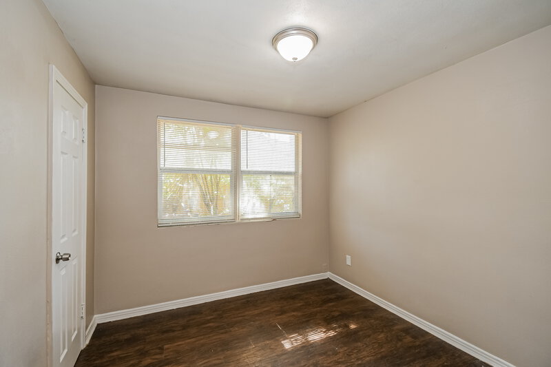 1,480/Mo, 908 Deerwood Cir S Jacksonville, FL 32208 Bedroom View