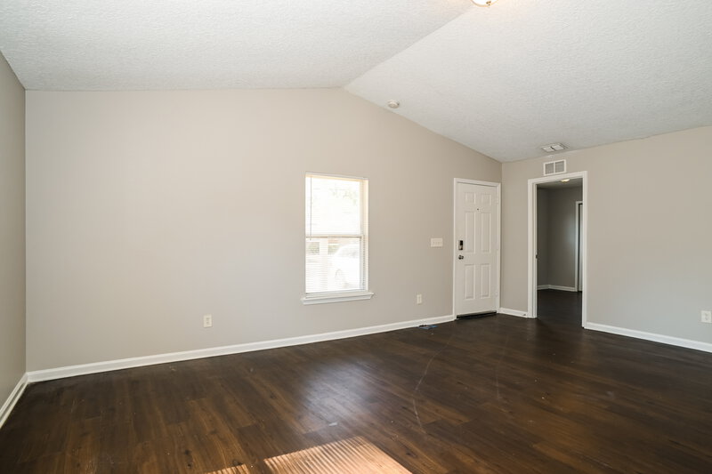 1,465/Mo, 9105 11th Ave Jacksonville, FL 32208 Living Room View 2