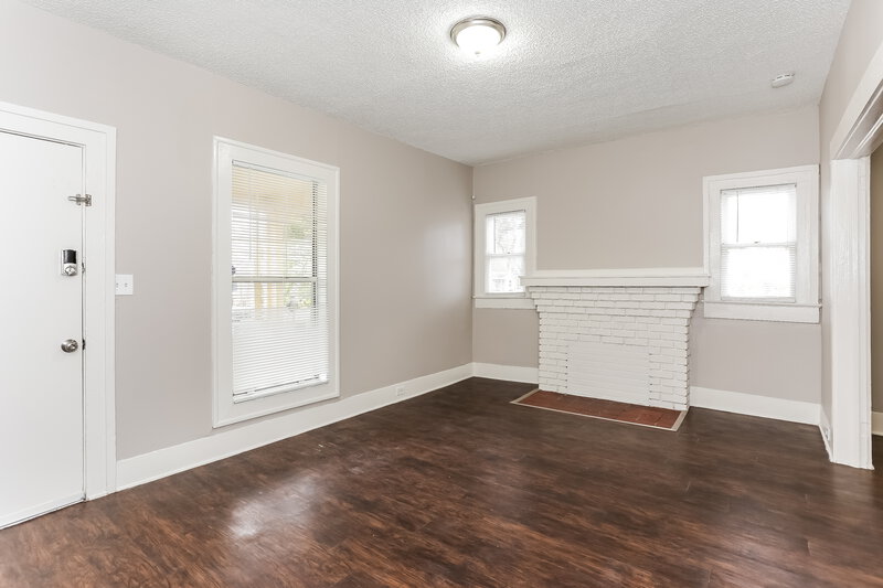 1,950/Mo, 914 Allison St Jacksonville, FL 32254 Living Room View
