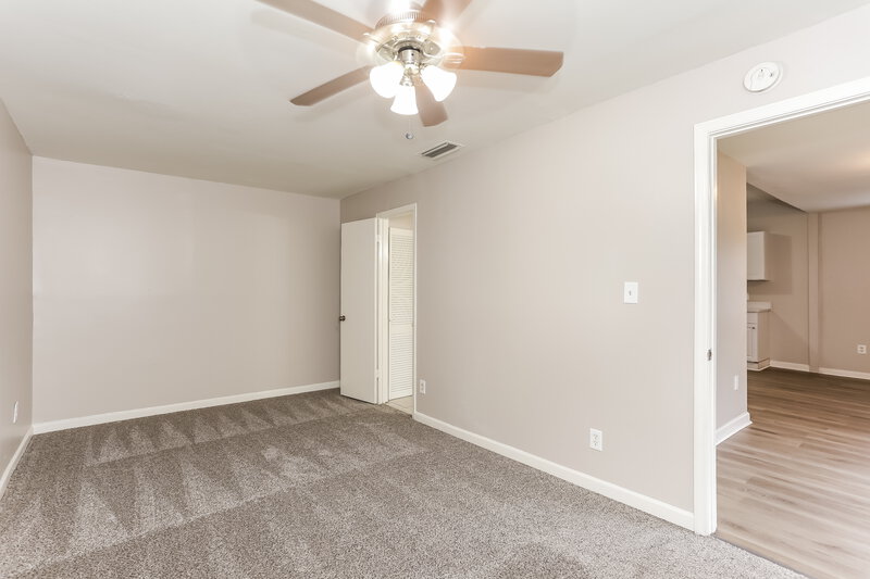 1,950/Mo, 914 Allison St Jacksonville, FL 32254 Main Bedroom View