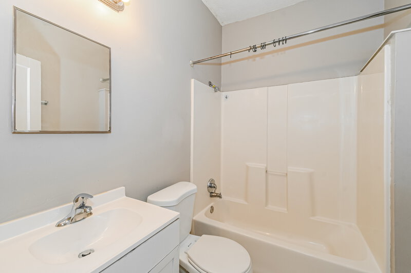 1,415/Mo, 914 Allison St Jacksonville, FL 32254 Bathroom View