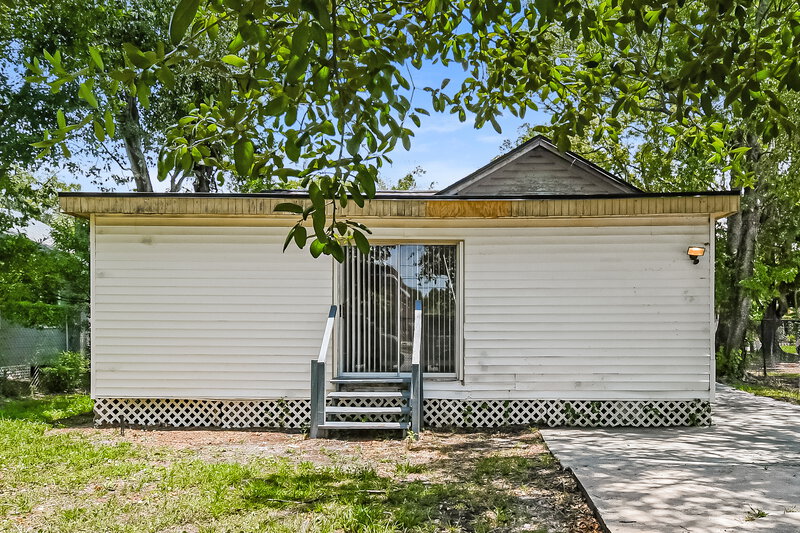 1,415/Mo, 914 Allison St Jacksonville, FL 32254 Rear View