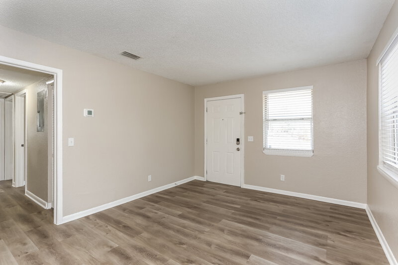 1,145/Mo, 9505 Waynesboro Ave Jacksonville, FL 32208 Misc View 3