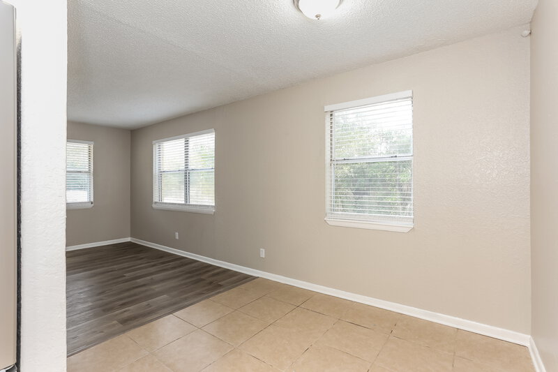 1,145/Mo, 9505 Waynesboro Ave Jacksonville, FL 32208 Misc View 4