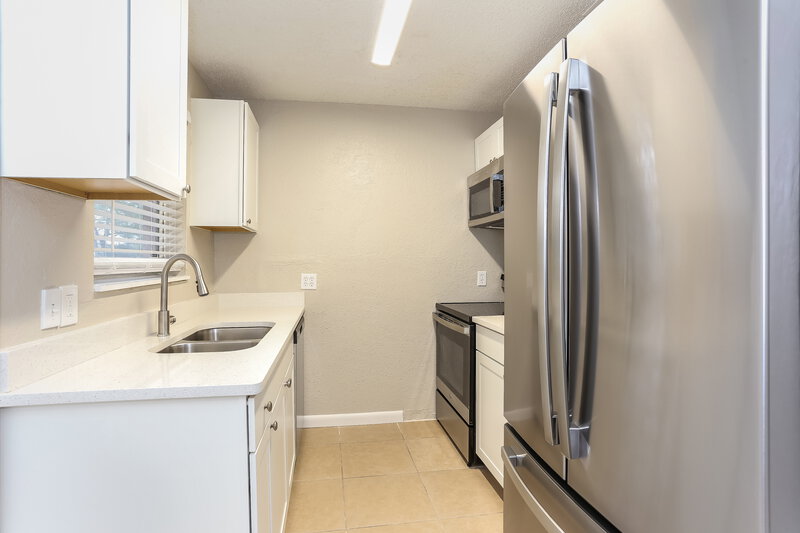 1,145/Mo, 9505 Waynesboro Ave Jacksonville, FL 32208 Misc View 6