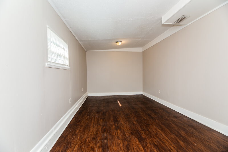 1,150/Mo, 961 Kenmore St Jacksonville, FL 32208 Living Room View 2