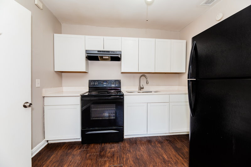 1,150/Mo, 961 Kenmore St Jacksonville, FL 32208 Kitchen View