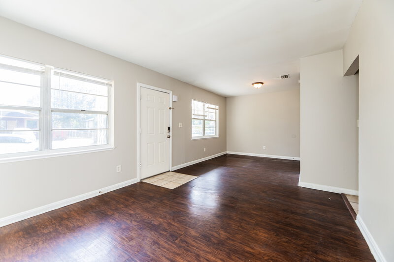 1,150/Mo, 961 Kenmore St Jacksonville, FL 32208 Sitting Room View