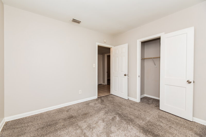 1,150/Mo, 961 Kenmore St Jacksonville, FL 32208 Main Bedroom View