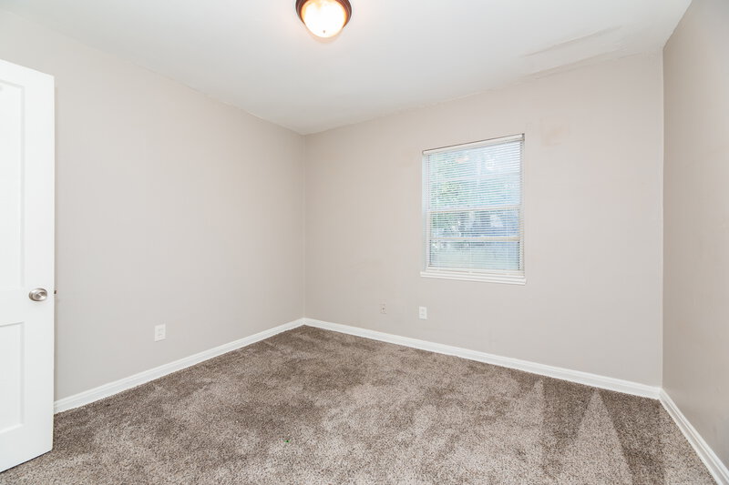 1,150/Mo, 961 Kenmore St Jacksonville, FL 32208 Bedroom View 2