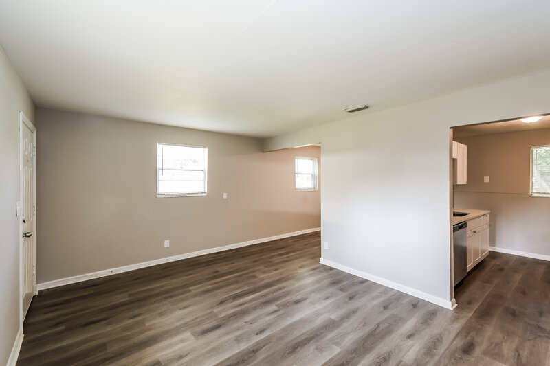 1,310/Mo, 6819 Goldilocks Ln Jacksonville, FL 32210 Living Room View