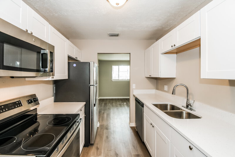 1,310/Mo, 6819 Goldilocks Ln Jacksonville, FL 32210 Kitchen View 2