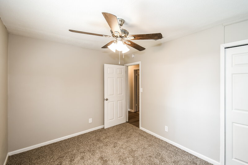 1,310/Mo, 6819 Goldilocks Ln Jacksonville, FL 32210 Main Bedroom View 2