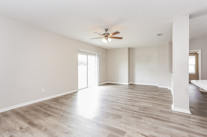 1,825/Mo, 5060 Magnolia Valley Dr Jacksonville, FL 32210 Living Room View