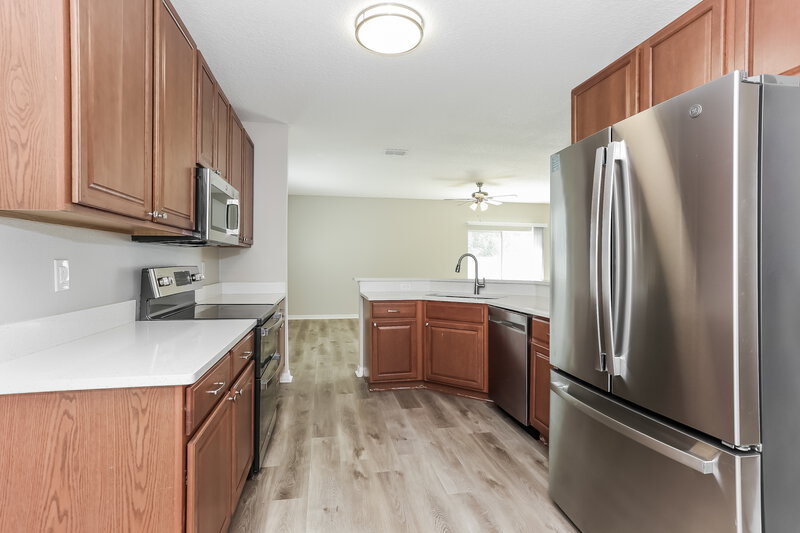 1,825/Mo, 5060 Magnolia Valley Dr Jacksonville, FL 32210 Kitchen View