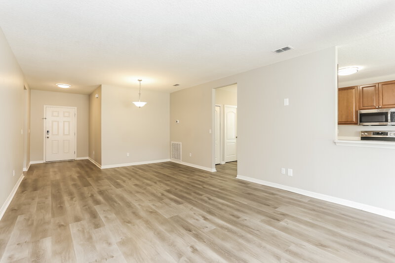 1,825/Mo, 5060 Magnolia Valley Dr Jacksonville, FL 32210 Family Room View