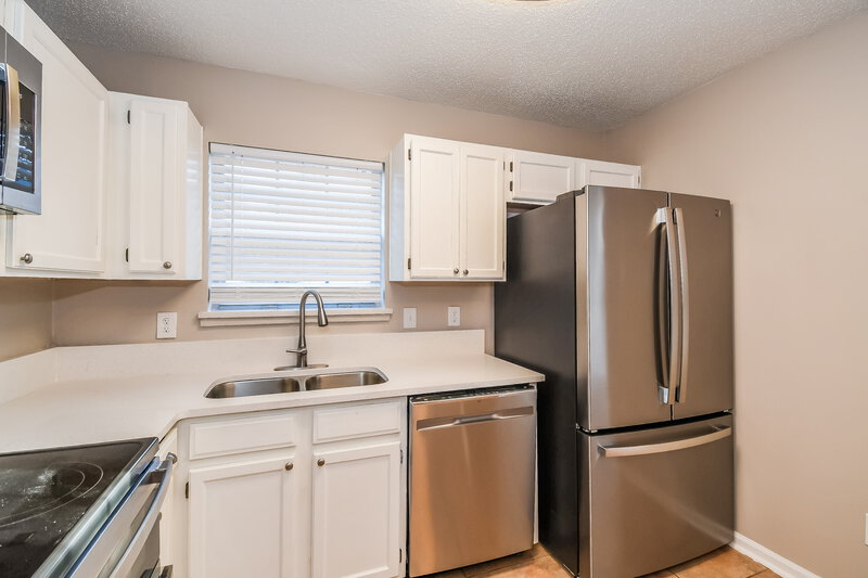 2,290/Mo, 11180 Barbizon Cir E Jacksonville, FL 32257 Kitchen View 2