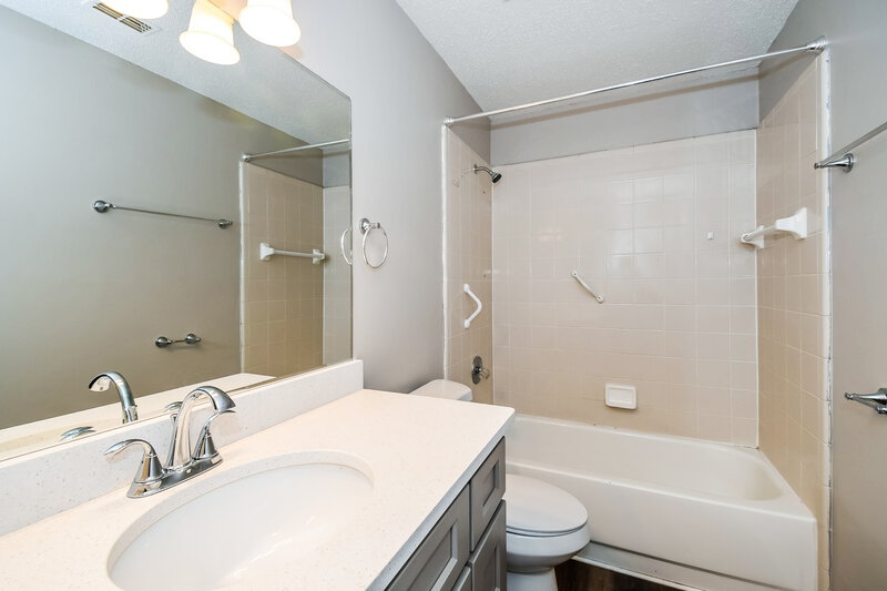 2,290/Mo, 11180 Barbizon Cir E Jacksonville, FL 32257 Bathroom View