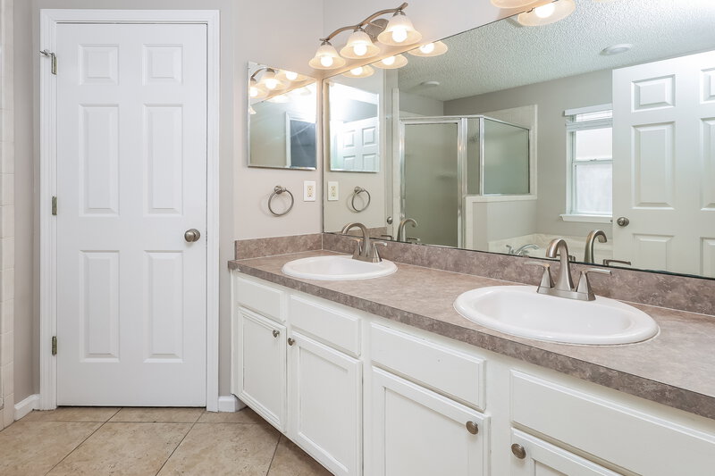 2,415/Mo, 3014 Piedmont Manor Dr Orange Park, FL 32065 Main Bathroom View