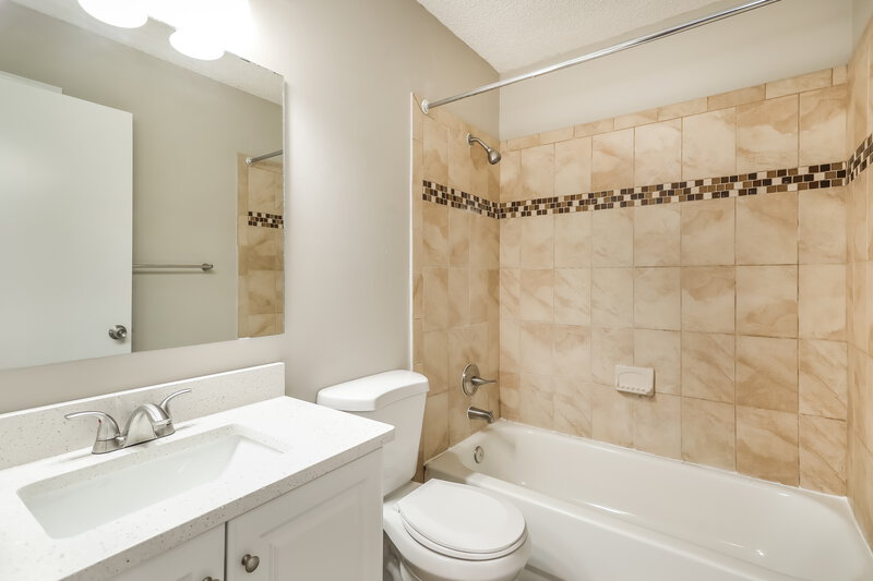 1,870/Mo, 309 Carriann Cove Trl W Jacksonville, FL 32225 Bathroom View