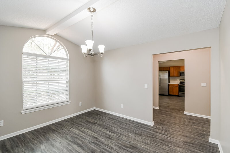 2,215/Mo, 7554 Fawn Lake Dr S Jacksonville, FL 32256 Dining Room View 2