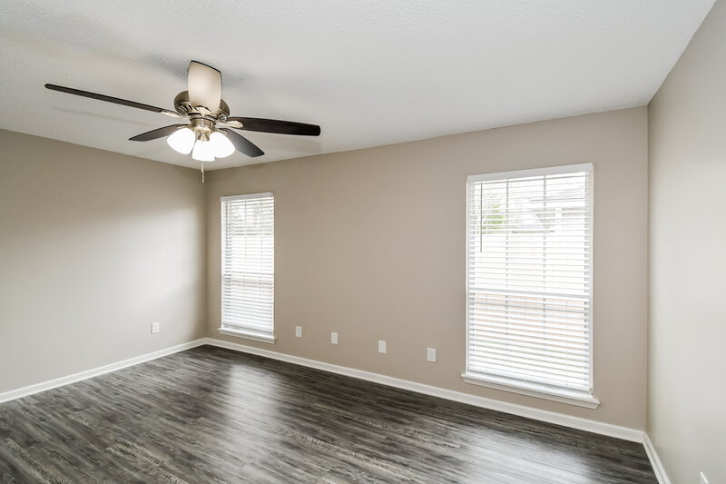 2,215/Mo, 7554 Fawn Lake Dr S Jacksonville, FL 32256 Main Bedroom View 2