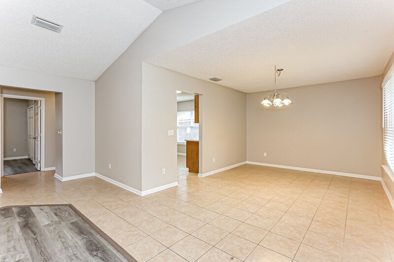 2,190/Mo, 1027 Preakness Ct Jacksonville, FL 32218 Dining Room View