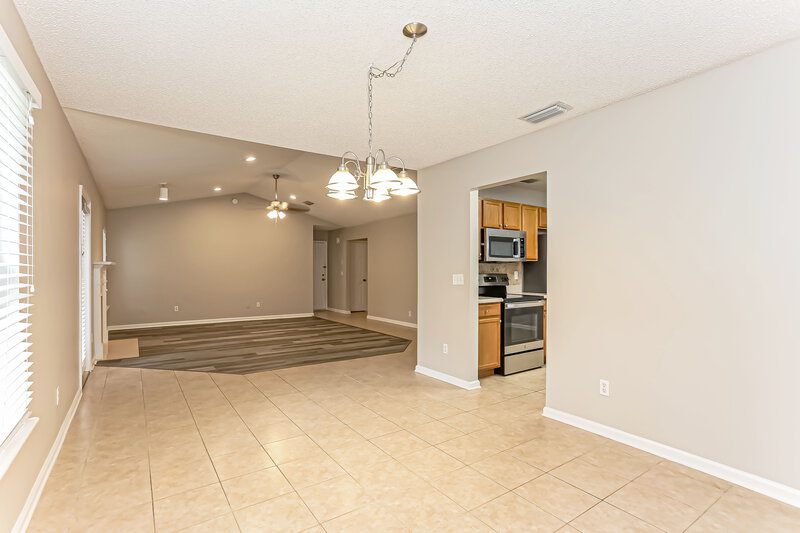 2,190/Mo, 1027 Preakness Ct Jacksonville, FL 32218 Dining Room View 2