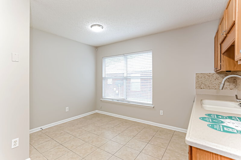 2,190/Mo, 1027 Preakness Ct Jacksonville, FL 32218 Breakfast Nook View