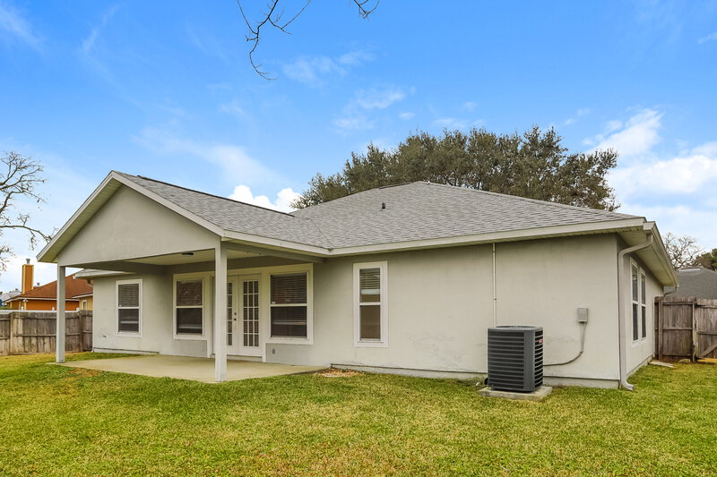 2,370/Mo, 808 Bucks Harbor Dr W Jacksonville, FL 32225 Rear View