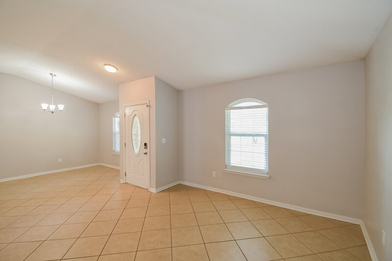 2,260/Mo, 5462 Catspaw Ln Jacksonville, FL 32277 Family Room View